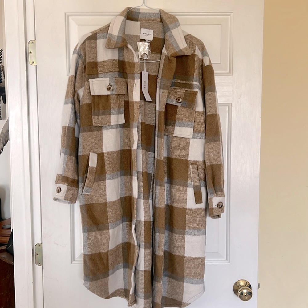 NWT Gilli Ivory/Taupe Shacket